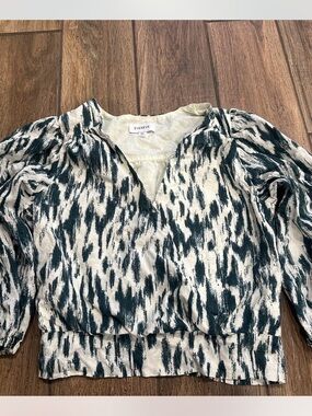 Evereve Cream and Dark Green Abstract V neck Front Top